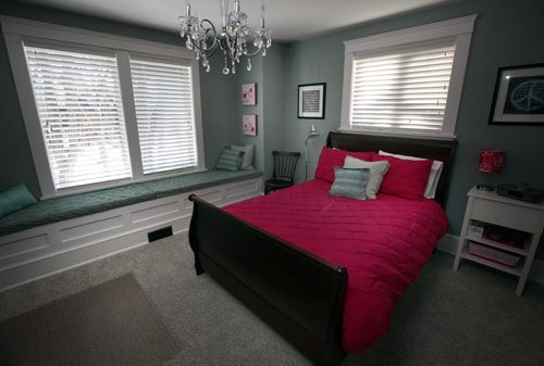 Upstairs bedroom - Homes, 333Yale ave See Todd Lewys story. April 17, 2015 - (Phil Hossack / Winnipeg Free Press)