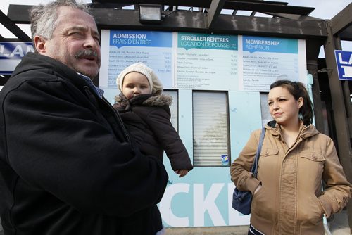 April 21, 2014 - 140421  -  Mark Aitkenhead with daughter Danielle (r)and granddaughter Keira (c) comments on the Assiniboine Zoo rate increases as they leave the zoo Monday, April 21, 2014. John Woods / Winnipeg Free Press