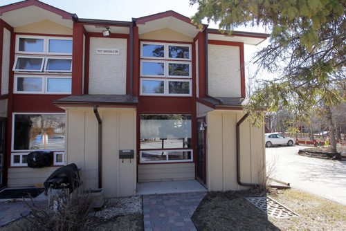 RESALE HOMES - Condo Unit #1, 407 Oakdale Drive in Charleswood. BORIS MINKEVICH / WINNIPEG FREE PRESS April 29, 2014