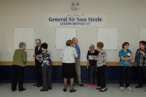 Patrons line up to get their lunch at the General Sir Sam Steele Legion on a Wednesday afternoon.  The legion puts on a weekly luncheon and dance.  EMILY CUMMING / WINNIPEG FREE PRESS