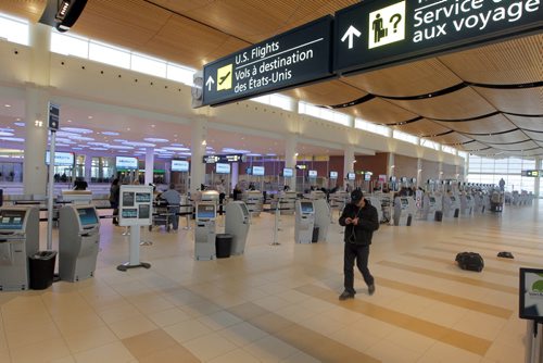 LOCAL - General photos of the Winnipeg James Armstrong Richardson International Airport. YWG.  BORIS MINKEVICH / WINNIPEG FREE PRESS April 30, 2014