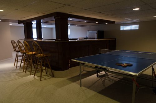 Basement bar and rec room of 81 Shorecrest Drive in Lindenwood.  EMILY CUMMING / WINNIPEG FREE PRESS