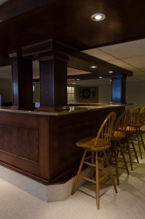 Basement bar and rec room of 81 Shorecrest Drive in Lindenwood.  EMILY CUMMING / WINNIPEG FREE PRESS