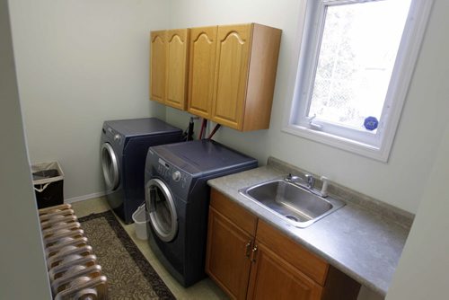 RESALE HOMES - 9 St. Marks Place in St. Vital. BORIS MINKEVICH / WINNIPEG FREE PRESS  May 2, 2014