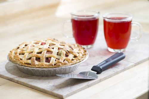 140508 Winnipeg - DAVID LIPNOWSKI / WINNIPEG FREE PRESS (May 08, 2014)  Rhubarb pie  Shot for Dean Keith Muller at the RRC  49/8 SAVOUR - chef's choice