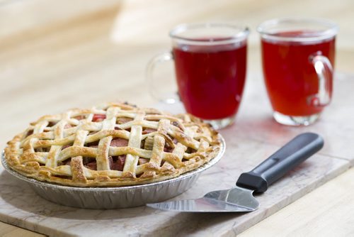 140508 Winnipeg - DAVID LIPNOWSKI / WINNIPEG FREE PRESS (May 08, 2014)  Rhubarb pie  Shot for Dean Keith Muller at the RRC  49/8 SAVOUR - chef's choice