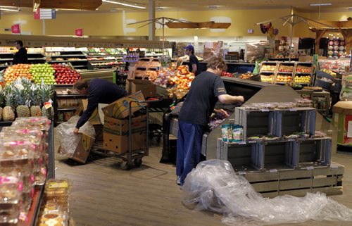 Co-op food store being set up where the Safeway in Southdale was. A behind-the-scenes look at creating a new Co-op food store. BORIS MINKEVICH / WINNIPEG FREE PRESS  May 14, 2014