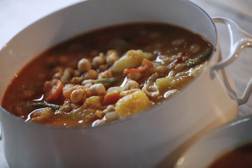 May 19, 2014 - 140519  -  Recipe Swap - Gypsy Pear Soup - photographed Monday, May 19, 2014. John Woods / Winnipeg Free Press