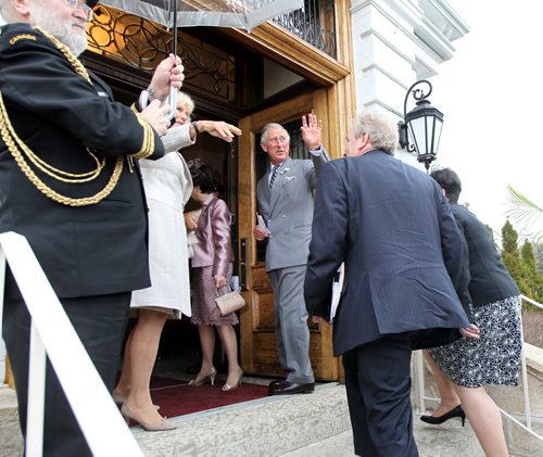 Their Royal Highnesses The Prince of Wales and The Duchess of Cornwall. arrive at Government house Tuesday evening greeted by Lt Gov Philip Lee. May 20, 2014 - (Phil Hossack / Winnipeg Free Press)