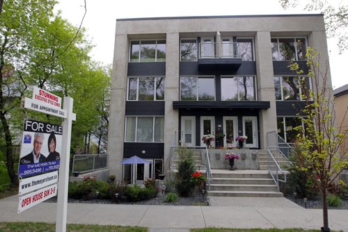 RESALE HOMES - unit 1, 118 Wilmot Place. BORIS MINKEVICH / WINNIPEG FREE PRESS  May 29, 2014