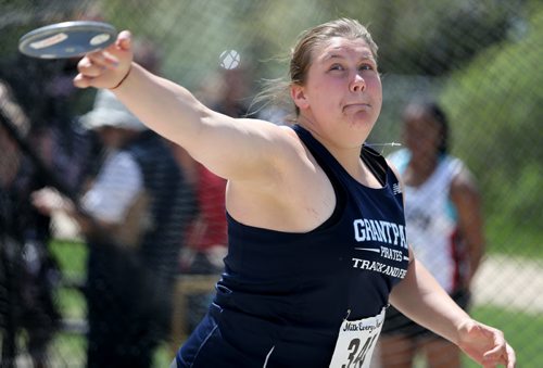 Taylor Heald from Grant Park High School during the discuss competition during the MHSAA Track and Field Championships at the University of Manitoba, Saturday, June 7, 2014. (TREVOR HAGAN/WINNIPEG FREE PRESS) for kyle edwards story