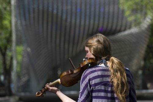 140607 Winnipeg - DAVID LIPNOWSKI / WINNIPEG FREE PRESS (June 07, 2014)  Nicole Jowett hangs out in Old Market Square while playing her Violin Saturday afternoon.