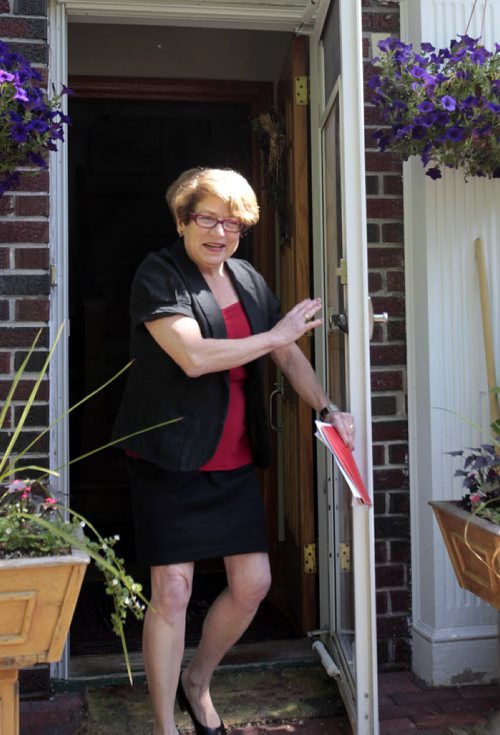 Mayoral candidate Judy Wasylycia-Leis arrives for a news conference held in front of her home Thursday morning. Aldo Santin Story Wayne Glowacki / Winnipeg Free Press June 12 2014