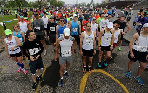 Full Marathon participants prior to the start at the University of Manitoba, Sunday, June 15, 2014. (TREVOR HAGAN/WINNIPEG FREE PRESS)