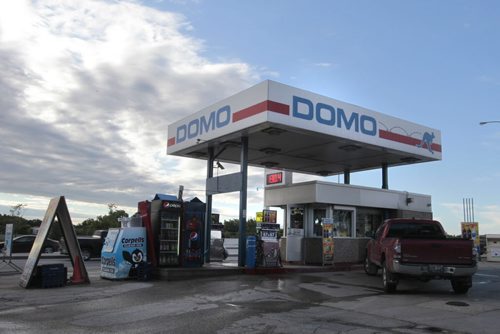 The Domo gas bar on Donald St. at Wardlaw Ave. on Donald St. Friday morning. Police incident Thursday night. Wayne Glowacki / Winnipeg Free Press May 20 2014