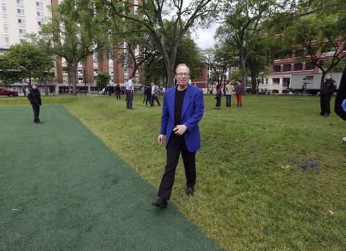 Sam Katz steps away the mayors race  , and also onto  Central Park  and the revitalization of the park was just at the beginning. Mayor Sam Katz announces he will not run for another term as mayor of the city of Winnipeg  at a Central Park  scrum.  June 20 2014 / KEN GIGLIOTTI / WINNIPEG FREE PRESS