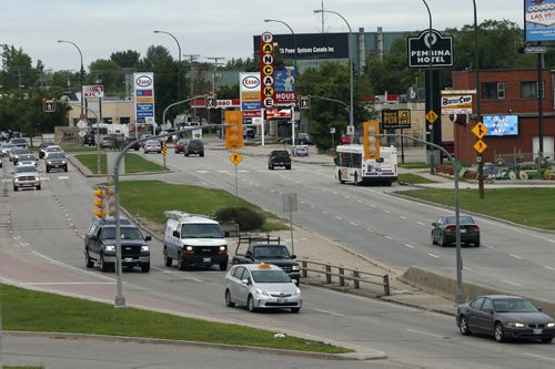 Stdup .Rapid Transit line budget meeting at City Hall . In pic where the existing line joins  Pembina Hwy 's traffic from the finished downtown  to  Jubilee Ave  south to the UofM . Wed. June 25 2014 / KEN GIGLIOTTI / WINNIPEG FREE PRESS