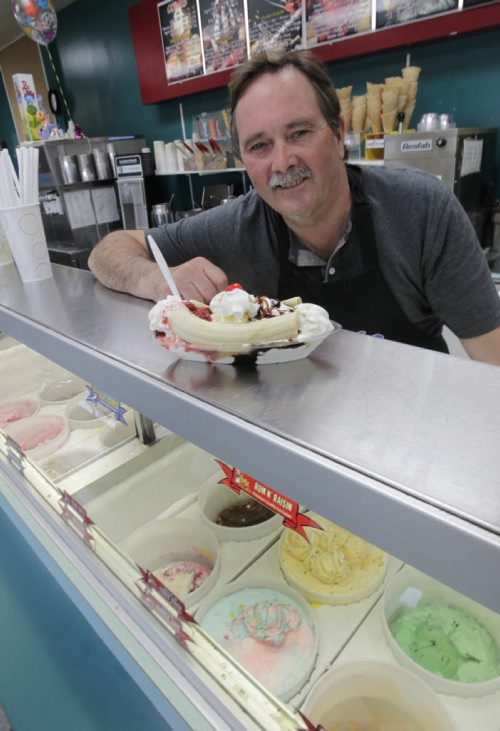 Sunday Xtra.  Licks Ice Cream Patio, 20 Britannica Road. The owner is Warren McLean with a banana split..  Dave Sanderson story. Wayne Glowacki / Winnipeg Free Press June 24 2014