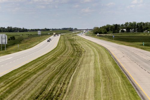 View north from overpass  on the  I-29 highway between Grand Forks and the border.   Dan Lett story Wayne Glowacki / Winnipeg Free Press July 3  2014