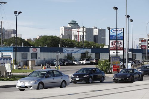 July 7, 2014 - 140707  -   Mid-Town Carwash photographed Monday, July 7, 2014.  John Woods / Winnipeg Free Press
