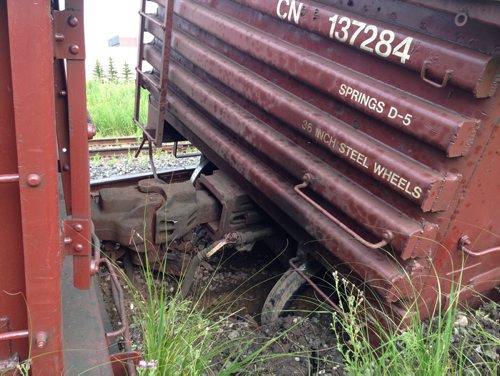 Train derails as it tried to cross Kenaston south. All cars rerouted. 140716 - Wednesday, July 16, 2014 Ruth Bonneville / Winnipeg Free Press