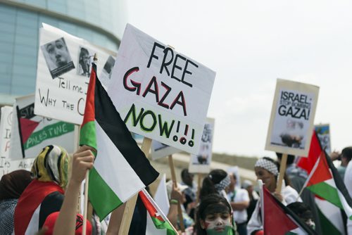 Several groups gather at the Canadian Museum for Human Rights on Saturday to free Palestine and end military assault on Gaza. Sarah Taylor / Winnipeg Free Press July 19, 2014