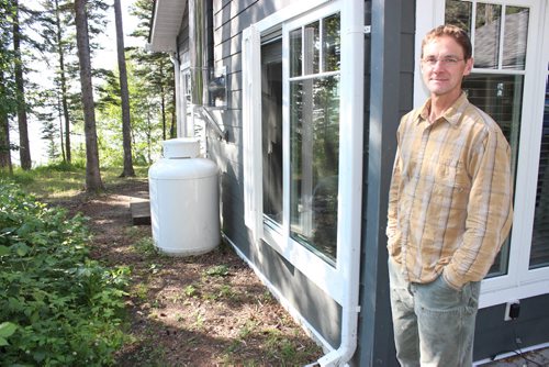 059, 052, 048 - Michael Thiele at his lakefront cottage on Clear Lake. BILL REDEKOP/WINNIPEG FREE PRESS Aug 5,2014