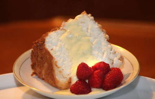 Recipe Swap, Vanilla Angelfood Cake with Creme Anglaise.  August 11, 2014 - (Phil Hossack / Winnipeg Free Press)