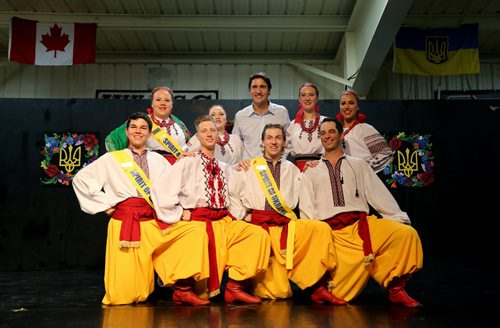 Liberal Party of Canada, Justin Trudeau, with members of the Spirit of Ukraine Folklorama Pavillion, Friday, August 15, 2014. (TREVOR HAGAN/WINNIPEG FREE PRESS)