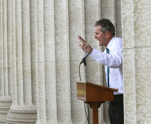 Progressive Conservative Leader Brian Pallister adresses about 120 people who have property in the Lake Manitoba area who attended a rally organized by PC MLAs  in front of the Manitoba Legislative Bld. Tuesday. Larry Kusch story.  Wayne Glowacki/Winnipeg Free Press August 19 2014