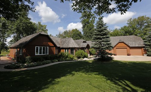 RE Sale HOMES . 3196 Henderson Hwy  for todd lewys story Aug 19 2014 / KEN GIGLIOTTI / WINNIPEG FREE PRESS