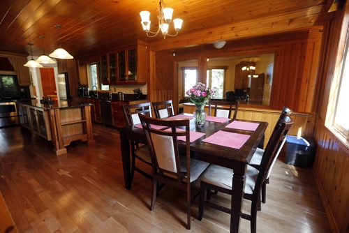 RE Sale HOMES . eating area , attached to kitchen 3196 Henderson Hwy  for todd lewys story Aug 19 2014 / KEN GIGLIOTTI / WINNIPEG FREE PRESS