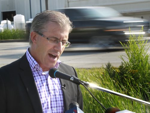 Mayoral candidate Gord Steeves makes an  announcement on Kenaston Blvd. Wednesday morning  with the theme photo radar must focus on safety and fairness.   Bart Kives story.  Wayne Glowacki/Winnipeg Free Press August 20 2014