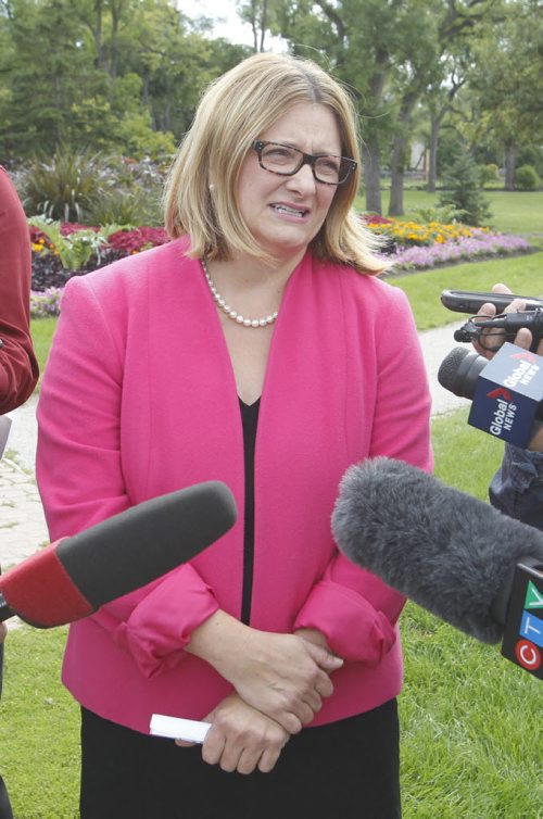 Mayoral candidate Paula Havixbeck in Vimy Ridge Park for insect control announcement.  Bart Kives story   Wayne Glowacki/Winnipeg Free Press Sept.2 2014