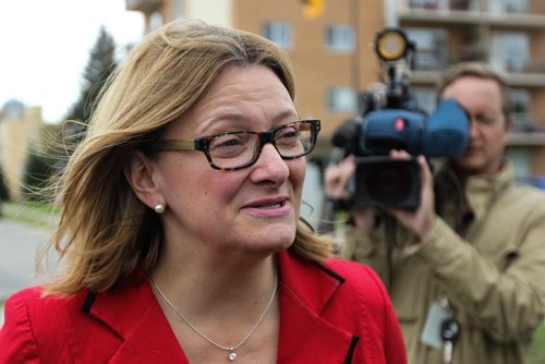 Winnnipeg Mayoral candidate Paula Havixbeck announces what changes she would enact as mayor regarding photo radar in the City of Winnipeg. 140909 - Tuesday, September 09, 2014 -  (MIKE DEAL / WINNIPEG FREE PRESS)