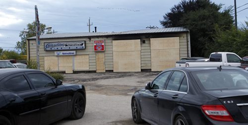 A fire Wednesday damaged the Giardino International Auto and Tire Centre Ltd. on Molson Ave. Wayne Glowacki/Winnipeg Free Press Sept.11 2014