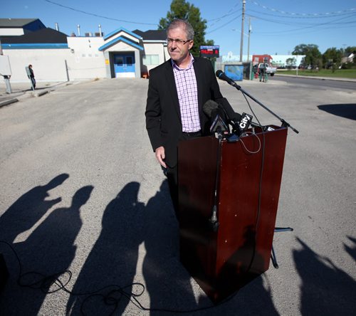 Gord Steeves at Chalmers Community Centre Friday morning. See Aldo's story. September 12, 2014 - (Phil Hossack / Winnipeg Free Press)