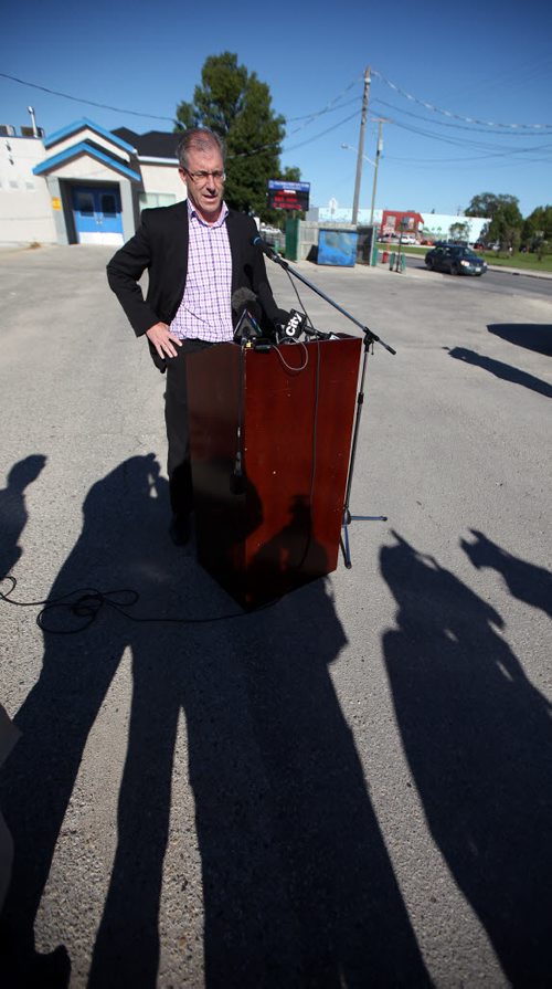 Gord Steeves at Chalmers Community Centre Friday morning. See Aldo's story. September 12, 2014 - (Phil Hossack / Winnipeg Free Press)