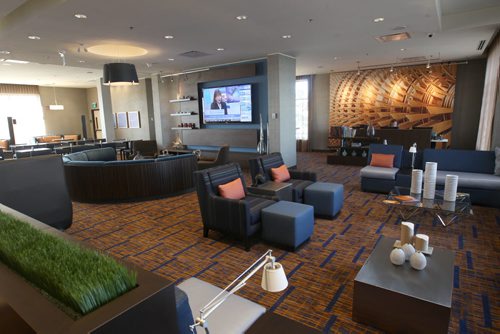 Main floor lobby in the new Courtyard by Marriott Winnipeg Airport hotel- See   Murray McNeil story- Sept 15, 2014   (JOE BRYKSA / WINNIPEG FREE PRESS)