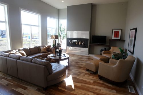 172 Hallfield Bay in River Park South-Living Room-See Todd Lewys story- Sept 15, 2014   (JOE BRYKSA / WINNIPEG FREE PRESS)