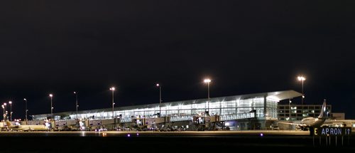 The James Richardson Airport in Winnipeg seen from the airport apron area. City Beautiful Part 3 131022 - Tuesday, October 22, 2013 - (Melissa Tait / Winnipeg Free Press)