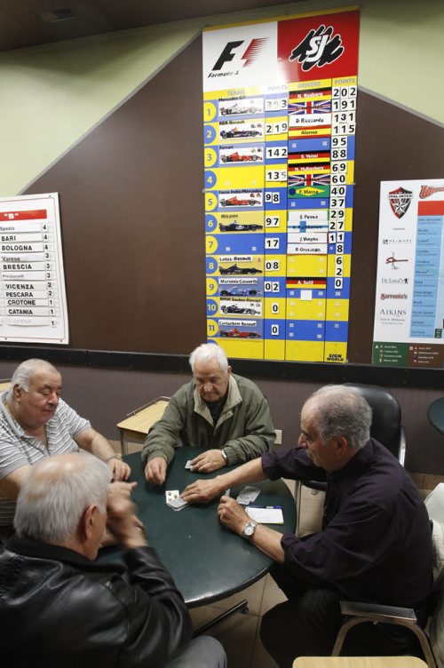 Sunday/XTRA/ This City. Cards are being played by the big Formula 1 board in the lounge at X-Cue's Billiards & Café. This City story by Dave Sanderson. Wayne Glowacki/Winnipeg Free Press Sept.18 2014