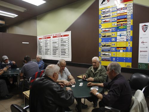 Sunday/XTRA/ This City. Cards are being played by the big Formula 1 board in the lounge at X-Cue's Billiards & Café. This City story by Dave Sanderson. Wayne Glowacki/Winnipeg Free Press Sept.18 2014