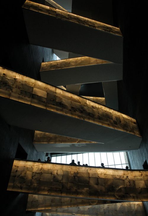 Visitors to the Canadian Museum for Human Rights walk up a ramp as they take in the new building and take one hour tours to four of the exhibits that are open to the public. 140921 - Sunday, September 21, 2014 -  (MIKE DEAL / WINNIPEG FREE PRESS)