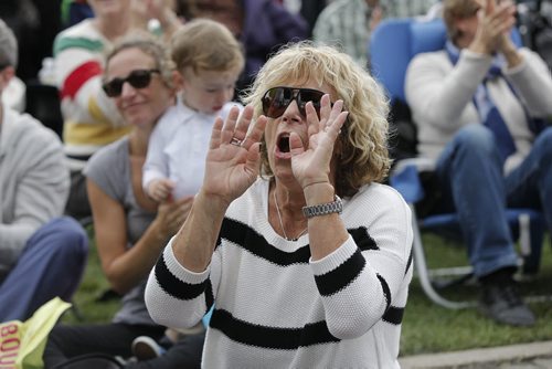 September 21, 2014 - 140921  -  Fans cheer on erformers at Rights Fest in Winnipeg Sunday, September 21, 2014. John Woods / Winnipeg Free Press