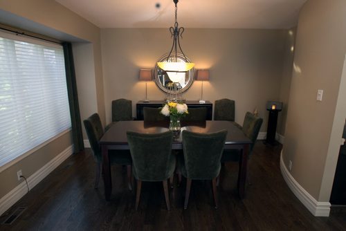 2 Oakgrove Bay in Assiniboine Woods (Charleswood) - Dinning Room-See  Todd Lewys story- Sept 23, 2014   (JOE BRYKSA / WINNIPEG FREE PRESS)¬