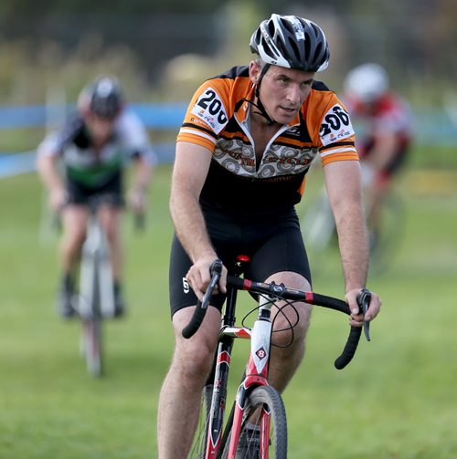 The MennoCross cyclocross race at the Canadian Mennonite University, Saturday, September 27, 2014. (TREVOR HAGAN/WINNIPEG FREE PRESS)