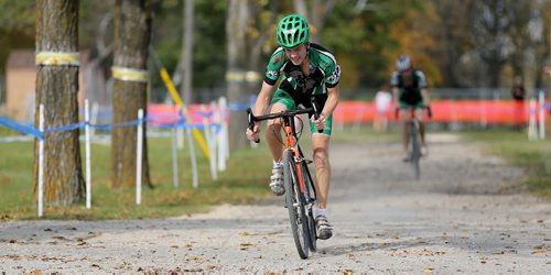 The MennoCross cyclocross race at the Canadian Mennonite University, Saturday, September 27, 2014. (TREVOR HAGAN/WINNIPEG FREE PRESS)