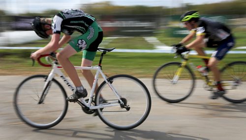 The MennoCross cyclocross race at the Canadian Mennonite University, Saturday, September 27, 2014. (TREVOR HAGAN/WINNIPEG FREE PRESS)