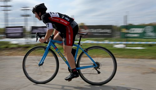 The MennoCross cyclocross race at the Canadian Mennonite University, Saturday, September 27, 2014. (TREVOR HAGAN/WINNIPEG FREE PRESS)